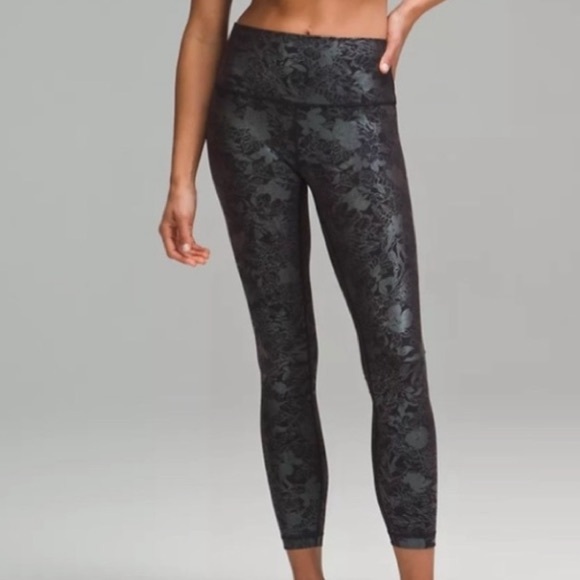 Lululemon Wunder Under High-Rise Tight 25” Shine Iridescent Foil 8 - Picture 1 of 8